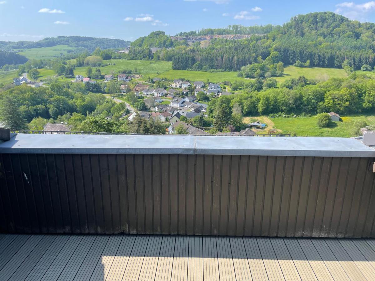 Traumhaus Am Wald 2 Apartment Daun Exterior photo